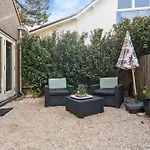 Easy Behind The With Privat Parking Holiday home