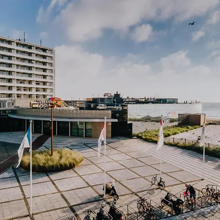 Easy Behind The With Privat Parking Zandvoort