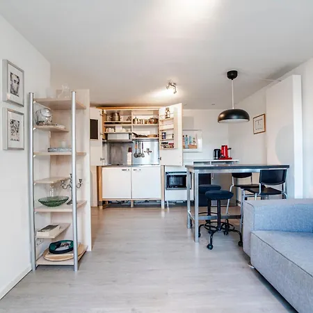 Easy Behind The With Privat Parking