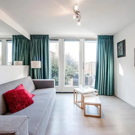 Easy Behind The With Privat Parking *