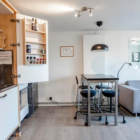 Easy Behind The With Privat Parking