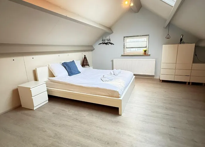 Easy Behind The With Privat Parking * 赞德沃特