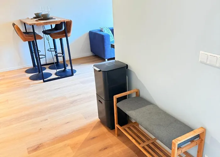 Easy Behind The With Privat Parking 赞德沃特